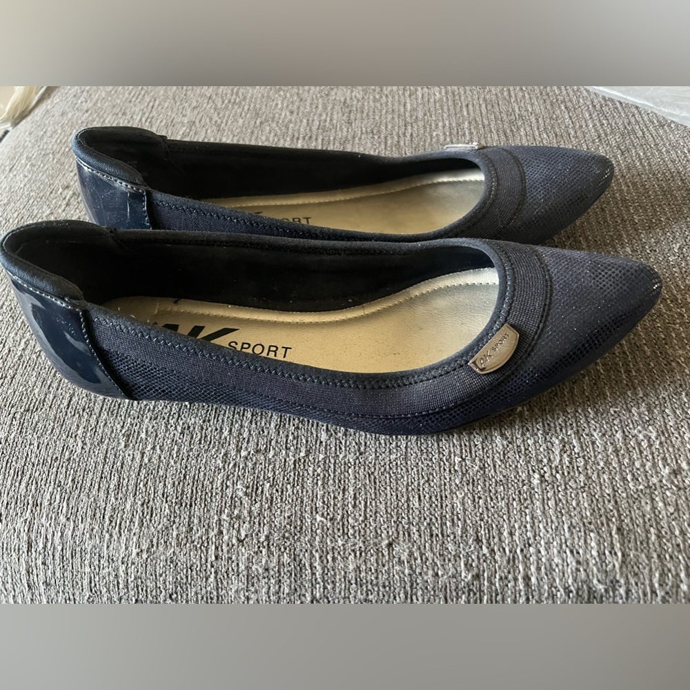 Anne Klein AK Sport Navy Blue Flats size 9.5